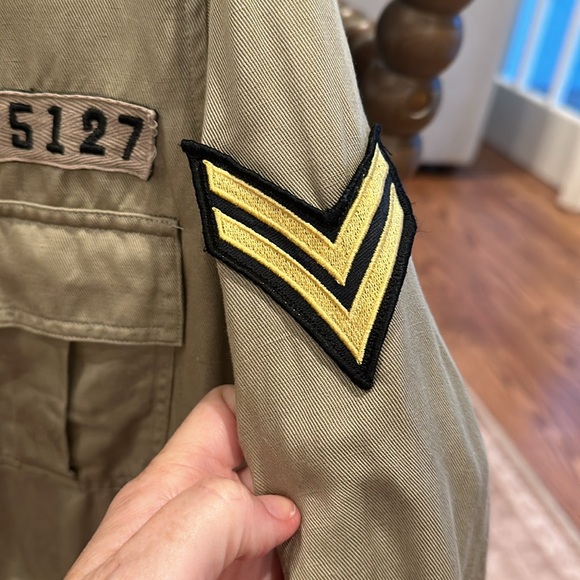 RAILS Linen adjustable jacket size medium, with military motif apliques - Picture 11 of 11